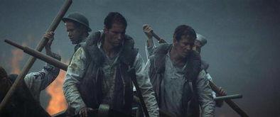 钢盔电影在线观看,在线重温战火硝烟，英勇无畏的抗战传奇